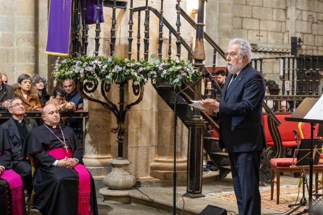  Santalices destaca o simbolismo indiscutible da Catedral de Tui no VIII Centenario da súa consagración